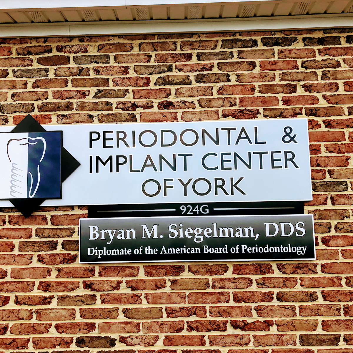 Periodontal & Implant Center of York: Bryan M. Siegelman, DDS, Sarah Pham, DDS, Ms photo 2