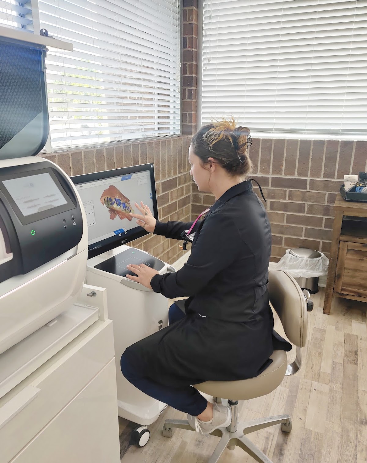 Kari Mann Dental Studio: Advanced Dental Implants, Family & Cosmetic Dentistry photo 4