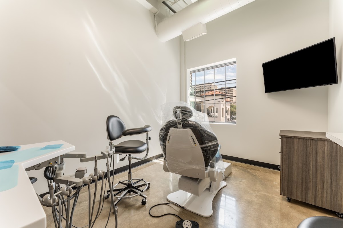 Urbn Dental Implants & Invisalign | Montrose photo 4