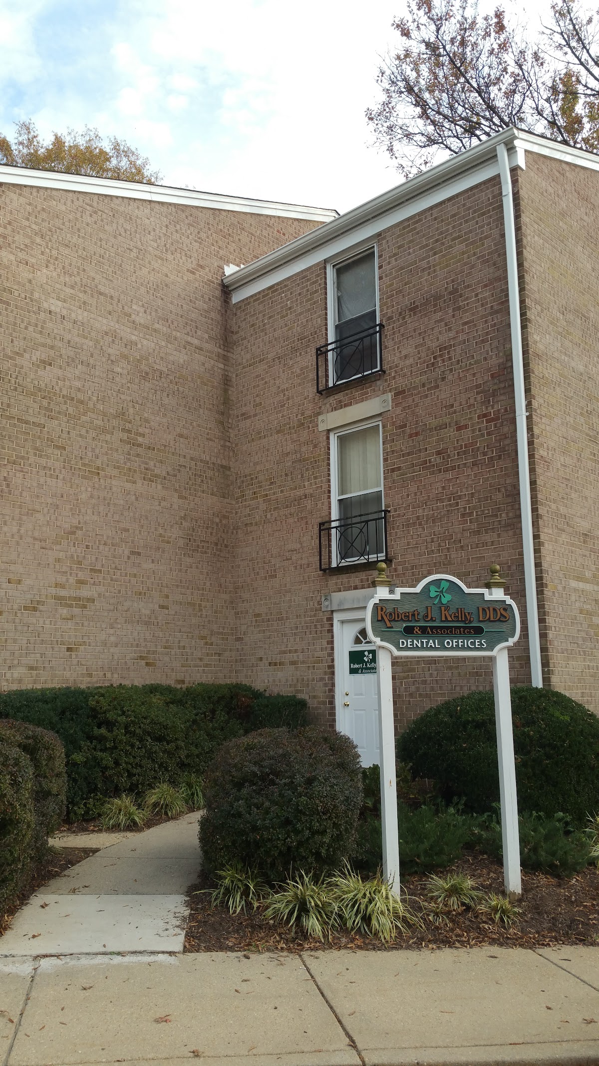 Robert J Kelly DDS & Associates photo 4