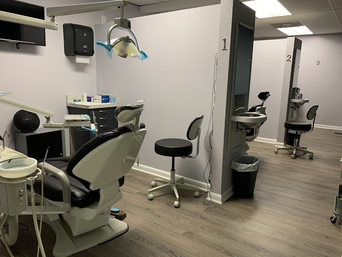 Signature Smile Dental Implant Center photo 3