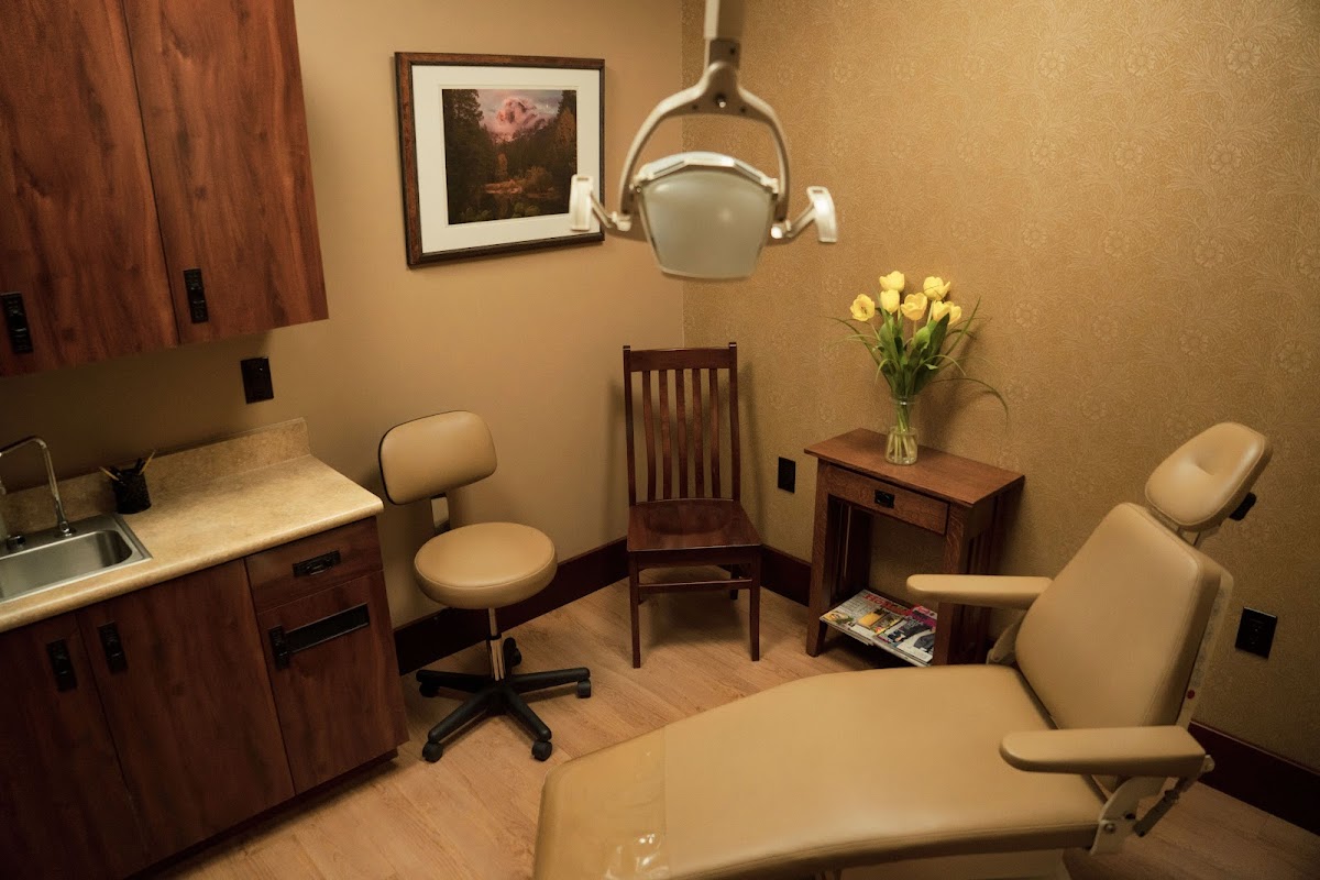 Donlevy, Estess & Lohiya Oral & Maxillofacial Surgery Group In Hermosa Beach photo 3