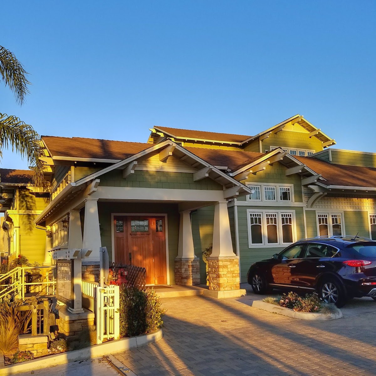 Donlevy, Estess & Lohiya Oral & Maxillofacial Surgery Group In Hermosa Beach photo 6