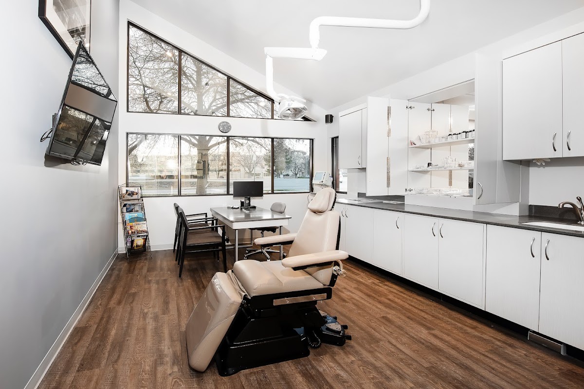 Dr. Thien-thao Le, DDS, Md photo 3