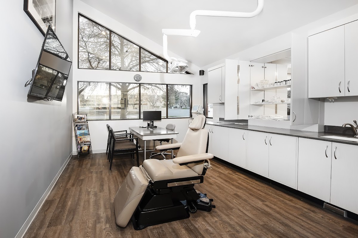 Dr. Thien-thao Le, DDS, MD photo 3
