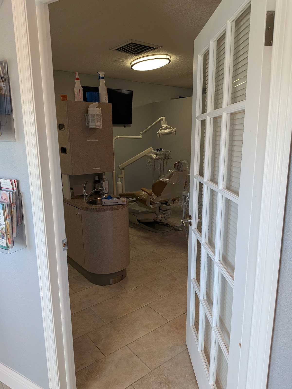 Aesthetic & Implant Dentistry photo 2
