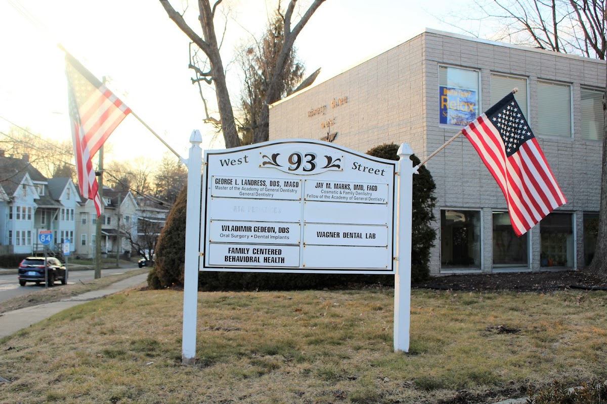 Danbury Smiles - George L Landress, DDS, Magd photo 5
