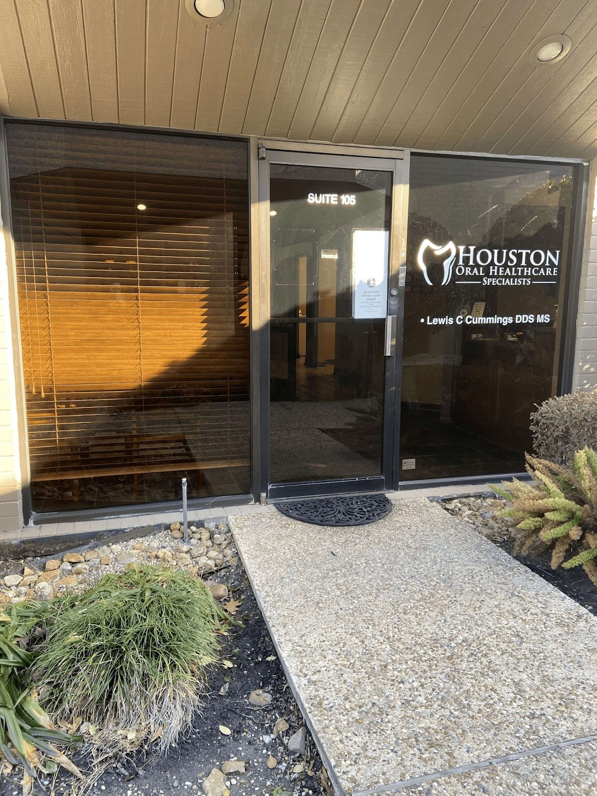 Houston Oral Healthcare Specialists – Kingwood Periodontist | Dr. Lewis C. Cummings photo 2