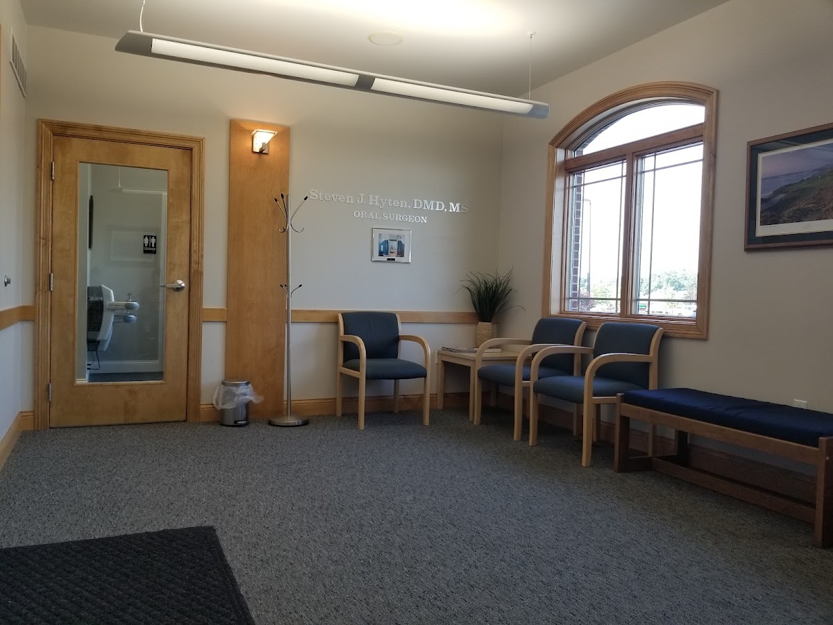Edwardsville Oral Surgery and Implant Center photo 1