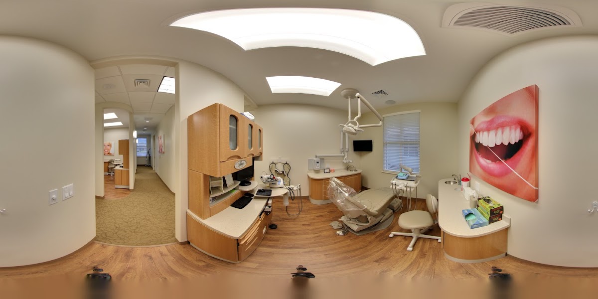 Cosmetic & Implant Dentistry of Naples photo 2