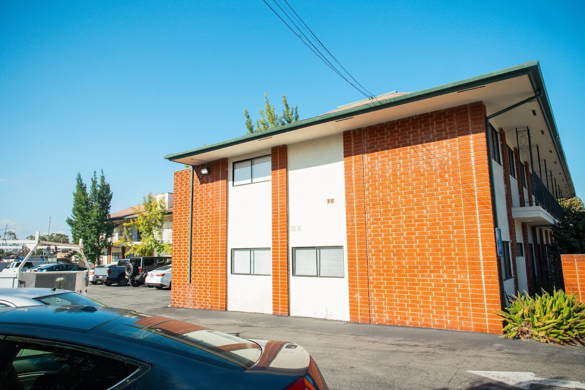 Inland Empire Oral Surgery & Dental Implants (Ieomfs) - Glendora photo 4