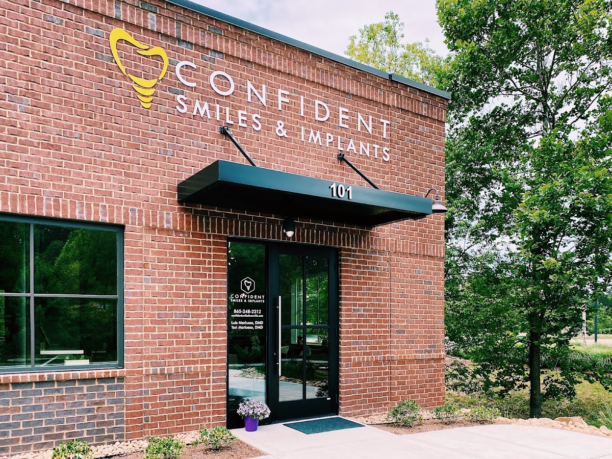 Confident Smiles & Implants photo 1