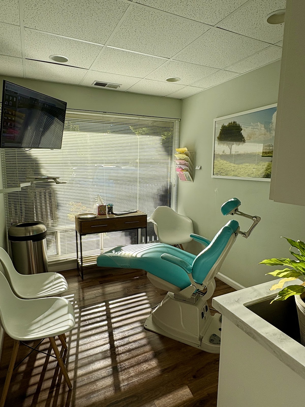 Mynsberge, Ruggles & Yang Oral Surgery photo 3