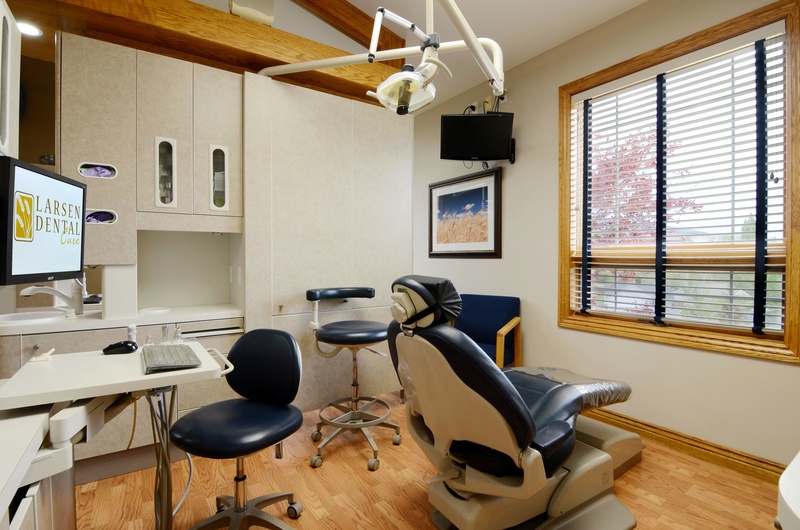 Larsen Dental & Implant Care photo 1