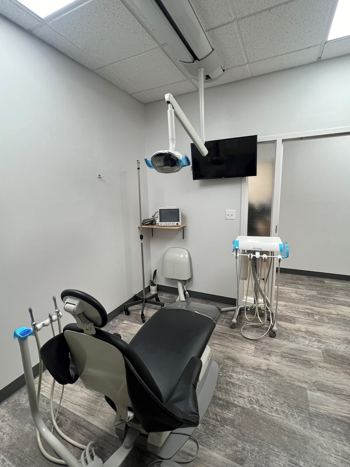 Premier Oral Surgery & Implantology Center photo 2