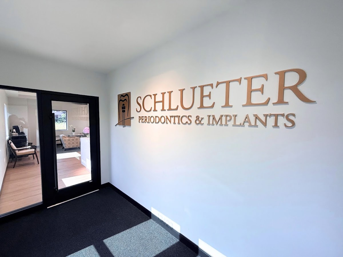 Schlueter Periodontics & Implants photo 4