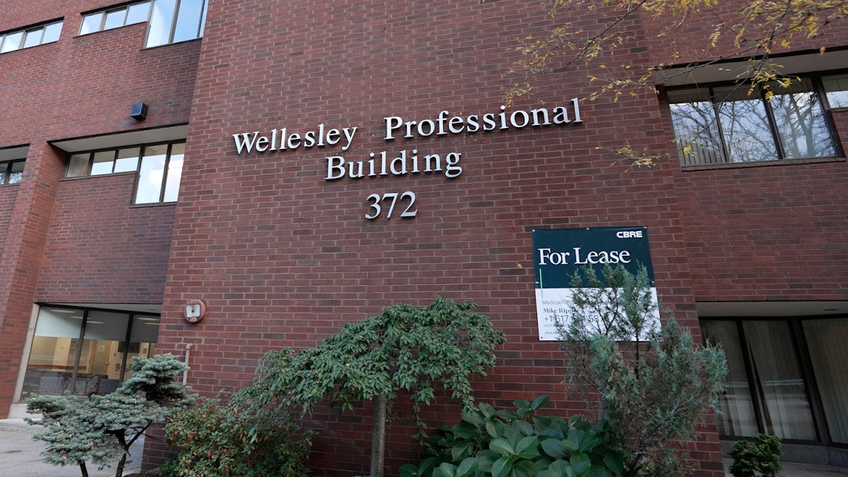 Wellesley Oral Surgery and Implant Center photo 6