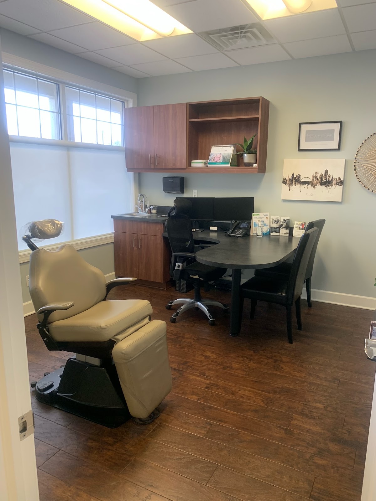 Victor Oral Surgery & Dental Implants photo 3