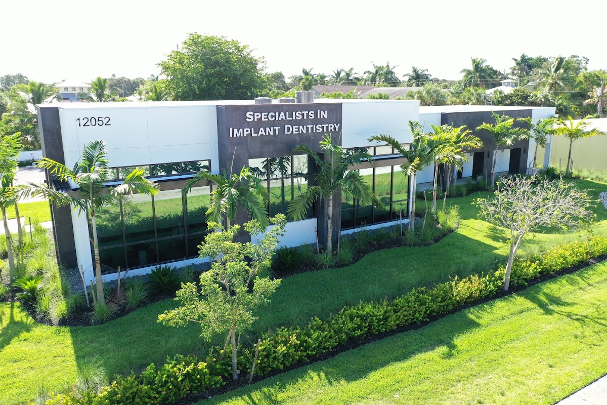 Specialists in Implant Dentistry - Dr Matthew Holtan photo 4