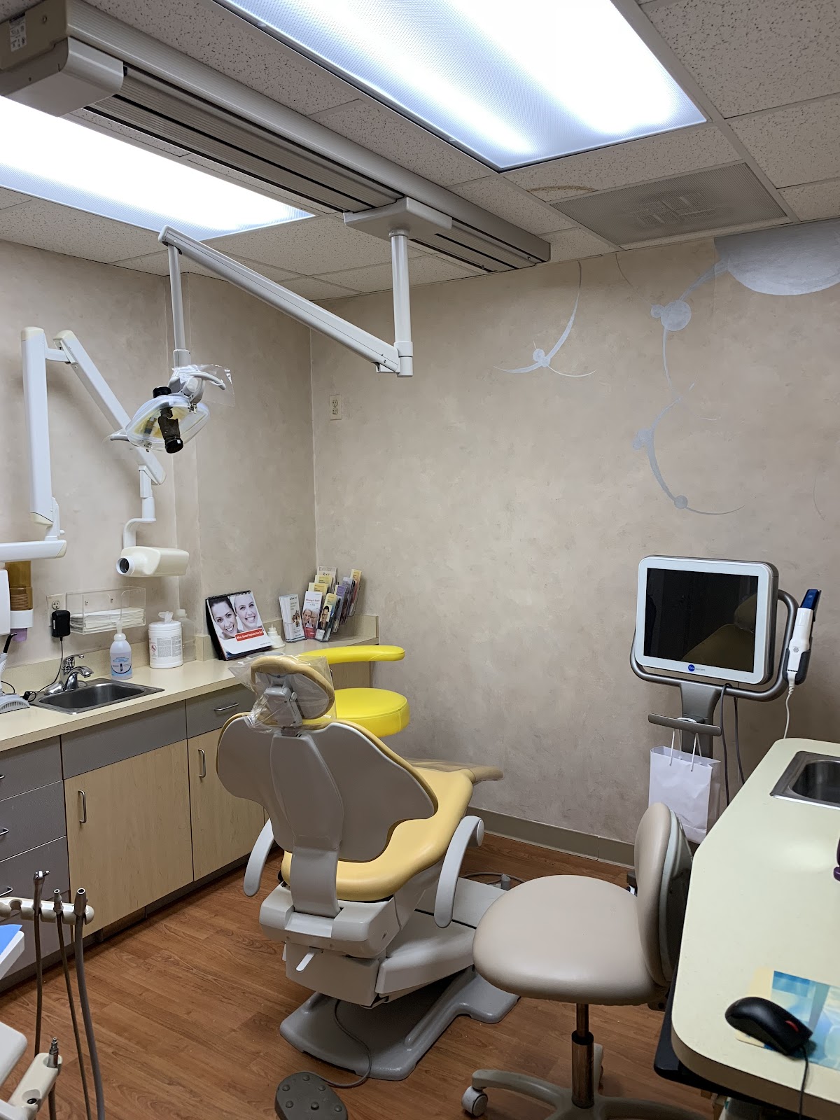 Implants and Cosmetic Dental Center photo 2