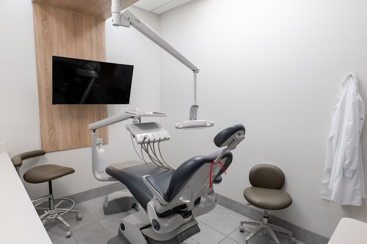 Hillcrest Dental Llc photo 3