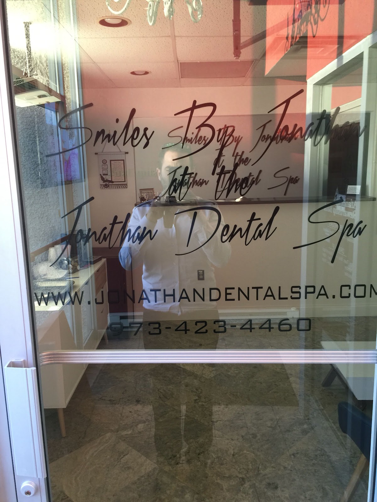 Jonathan Dental Spa & Implant Center Dr. Jonathan Abenaim photo 4