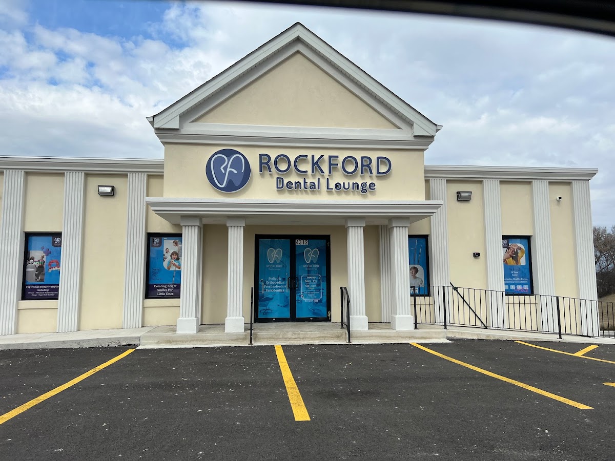 Rockford Dental Lounge photo 3