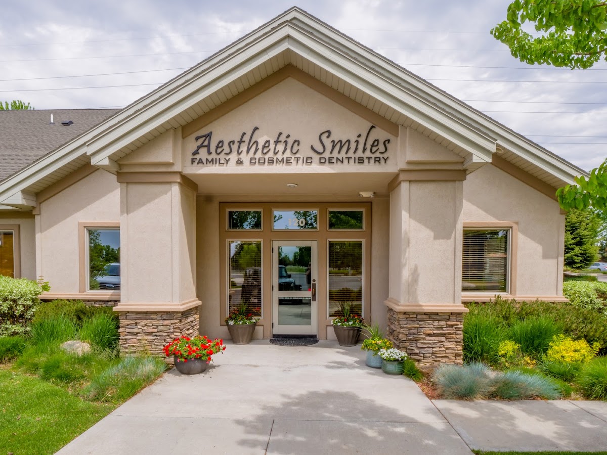 Aesthetic Smiles photo 1