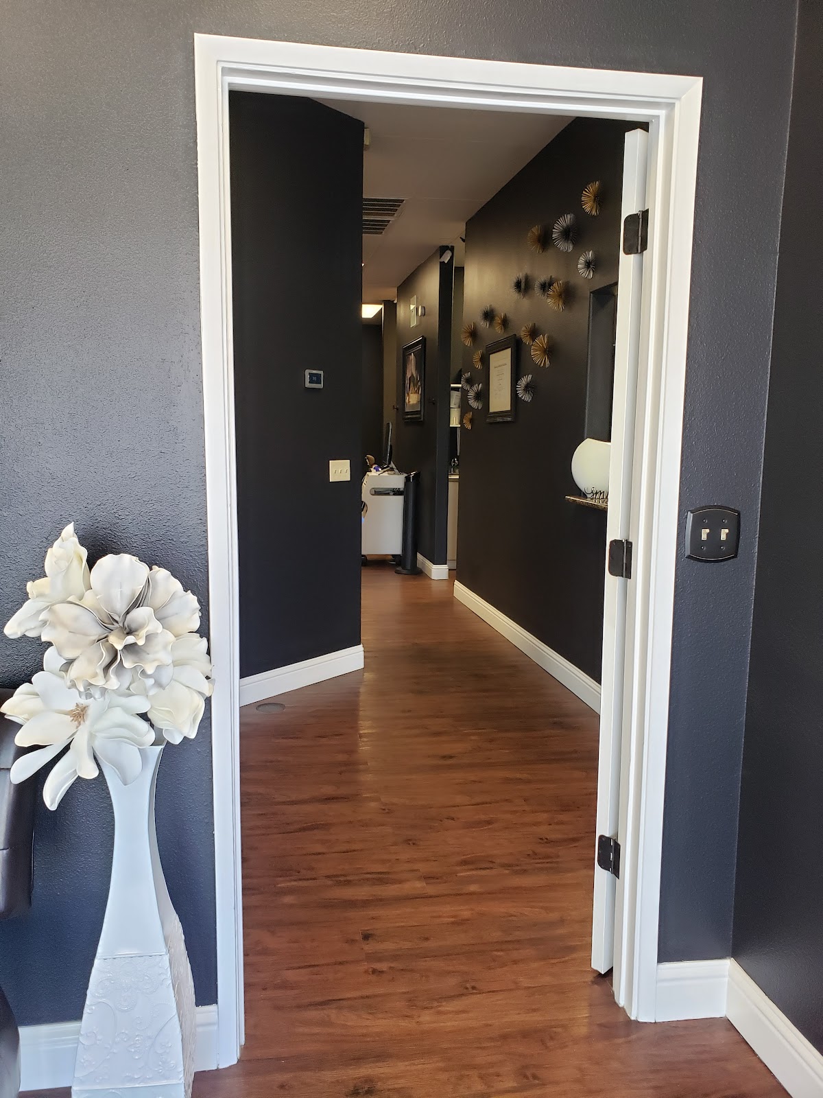 Sdds Dental - Implant, Cosmetic, and General Dentist photo 3
