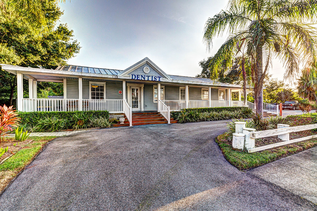 Soni Smiles - General and Implant Dentistry - Dentist Clearwater photo 1