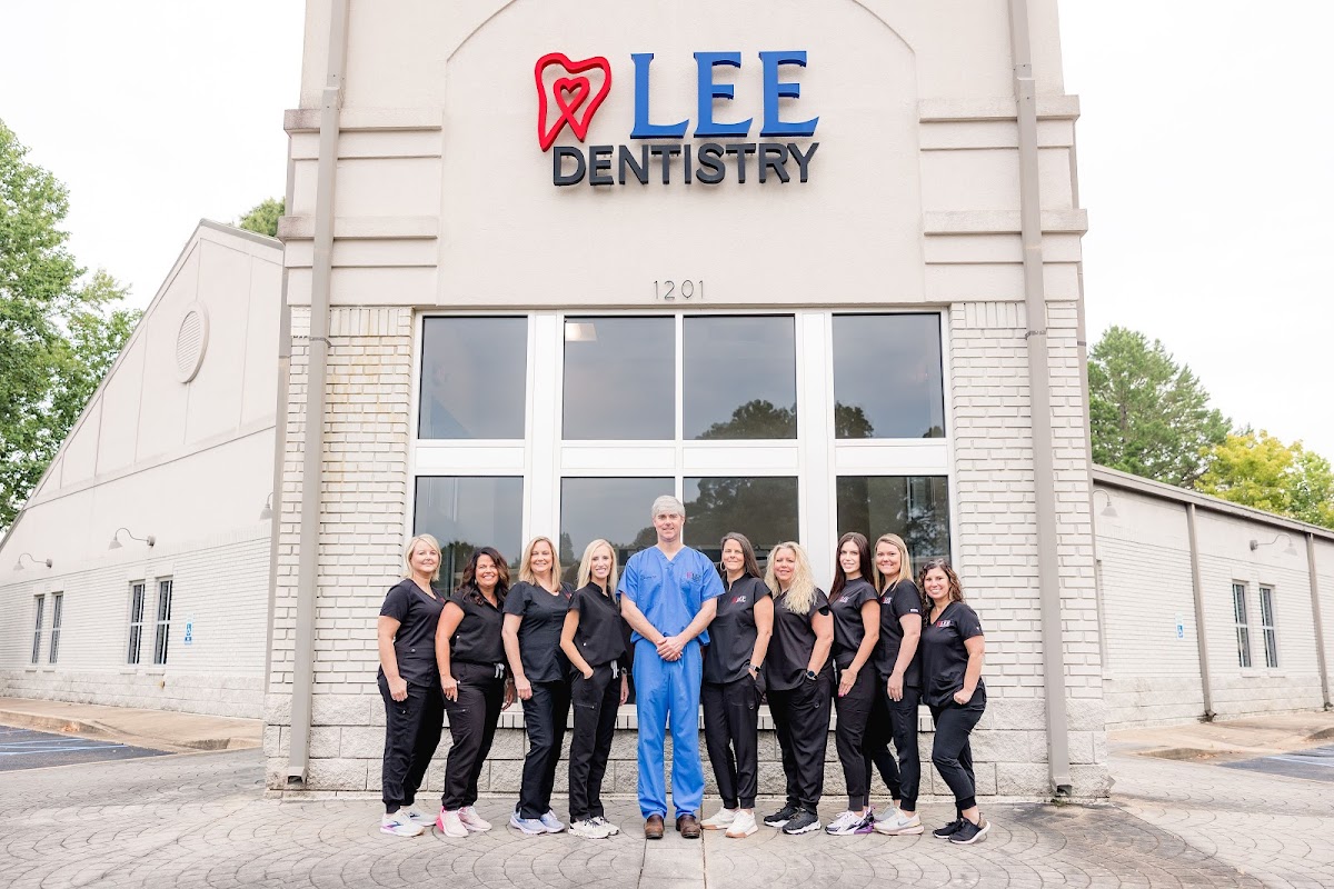 Lee Family and Cosmetic Dentistry photo 1