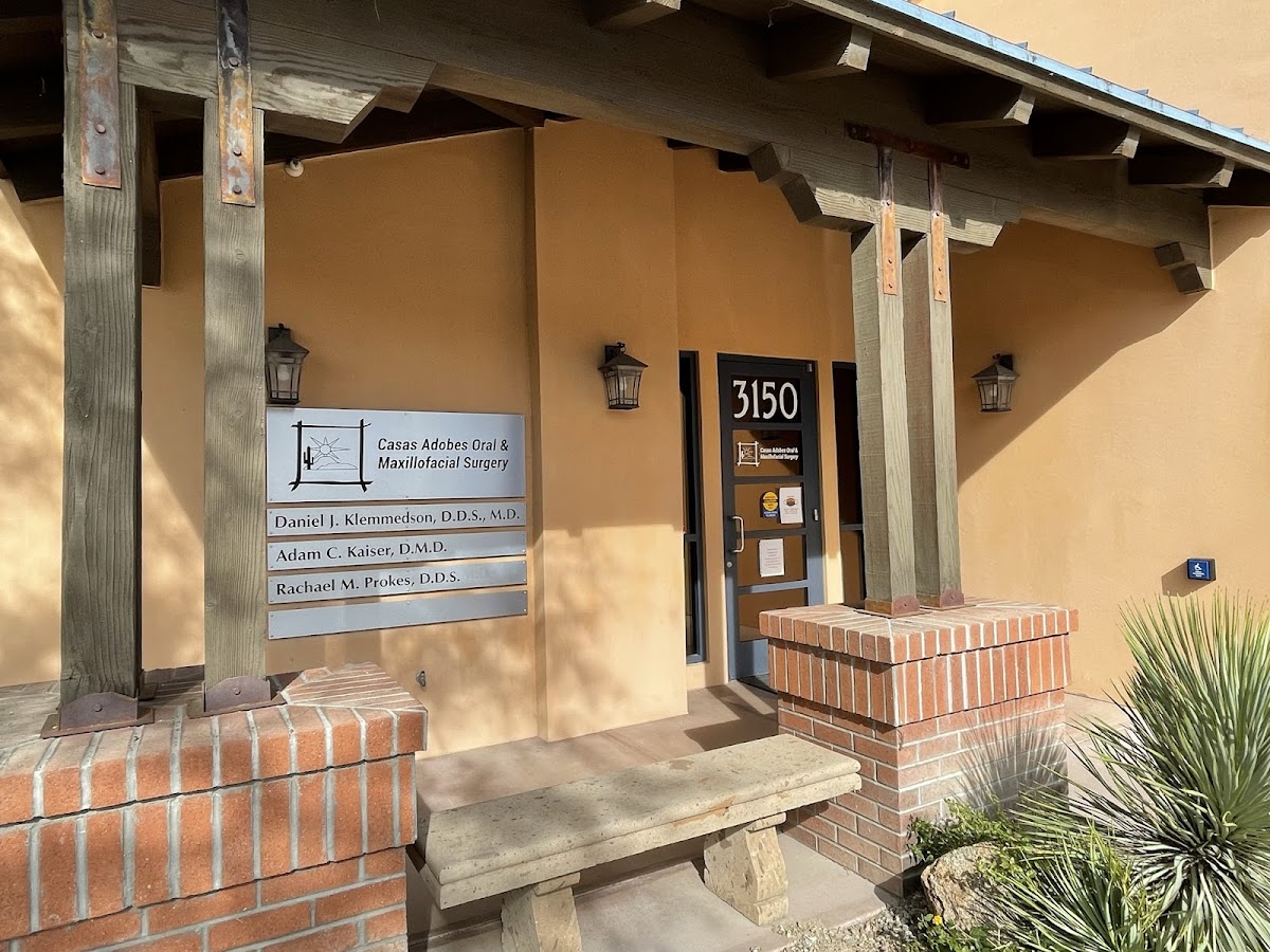 Casas Adobes Oral and Maxillofacial Surgery photo 3