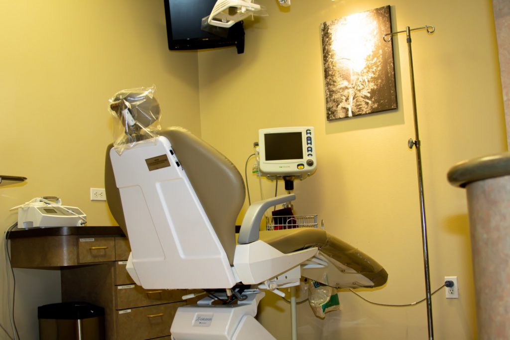 Brentwood Oral Surgery & Dental Implant Center photo 2