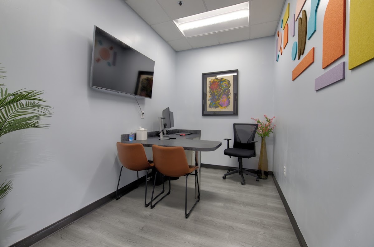 Distinctive Dental Implants, April Tressler, Dds/afaaid photo 4