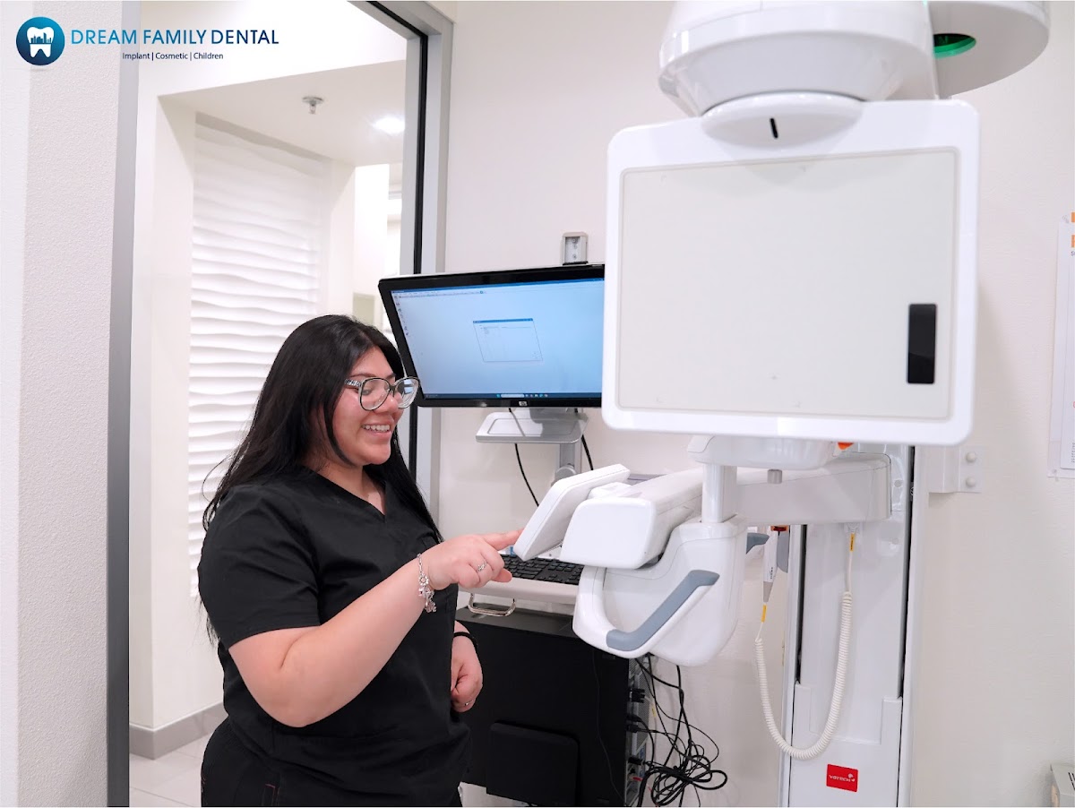 Dream Family Dental Implant Cosmetic Children photo 3
