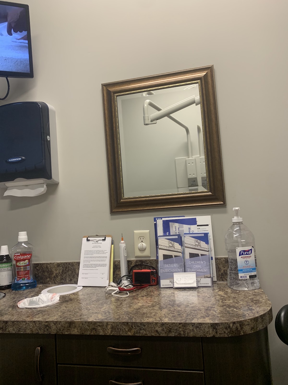 Rhodes & Rhodes Family Dentistry photo 2