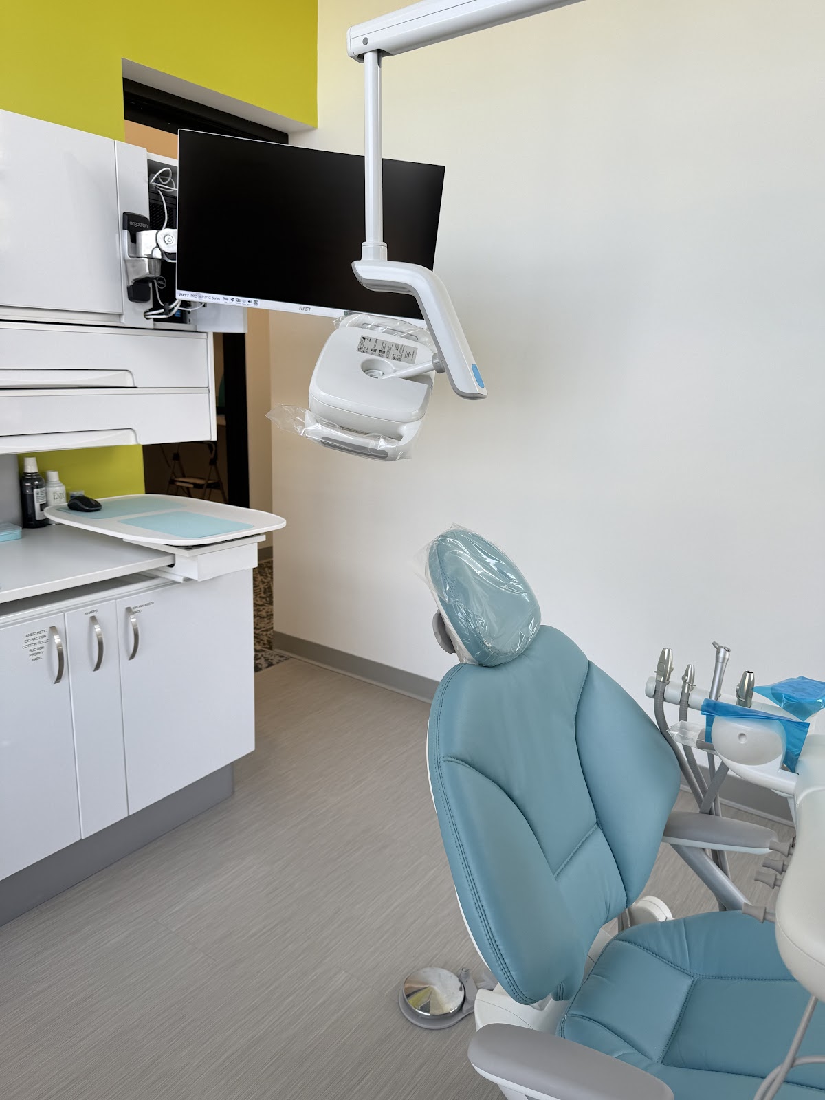 Implants and Root Canals photo 3