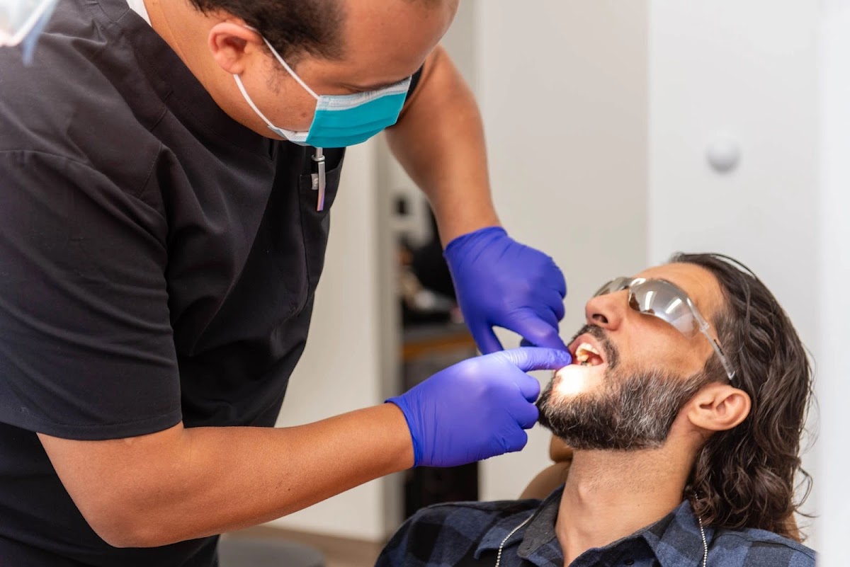 Mr Teeth Dental and Implant photo 4