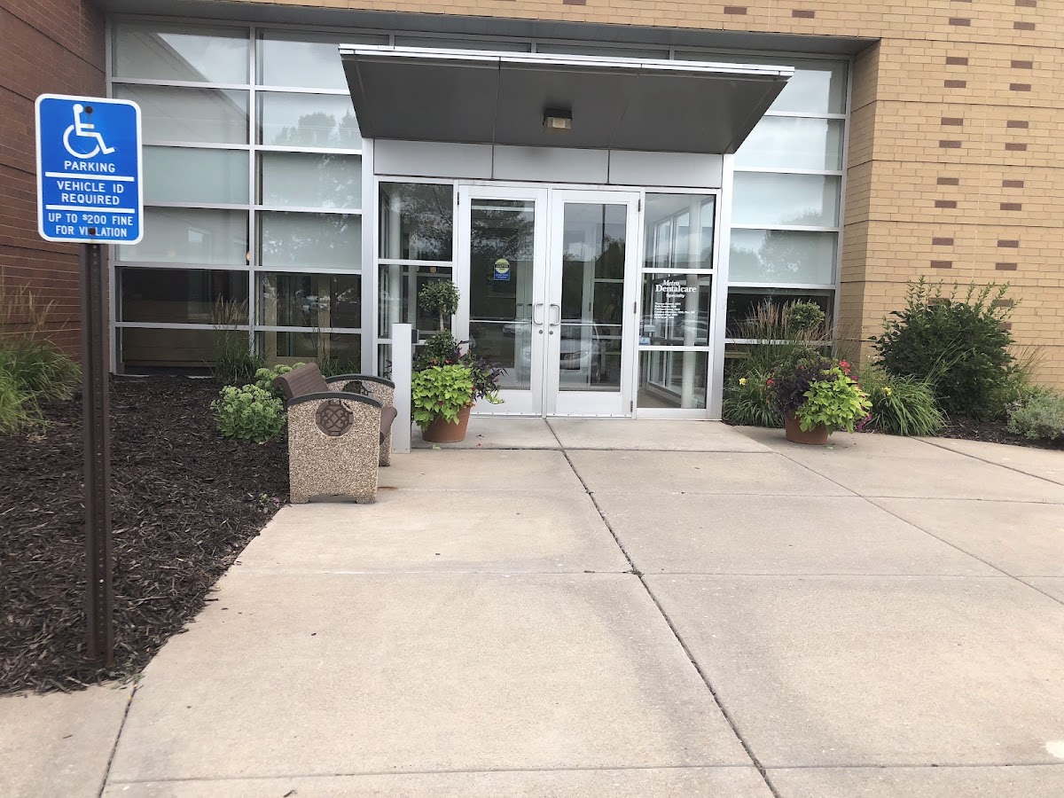 Metro Dentalcare Specialty Center Maple Grove - Oral Surgery photo 2