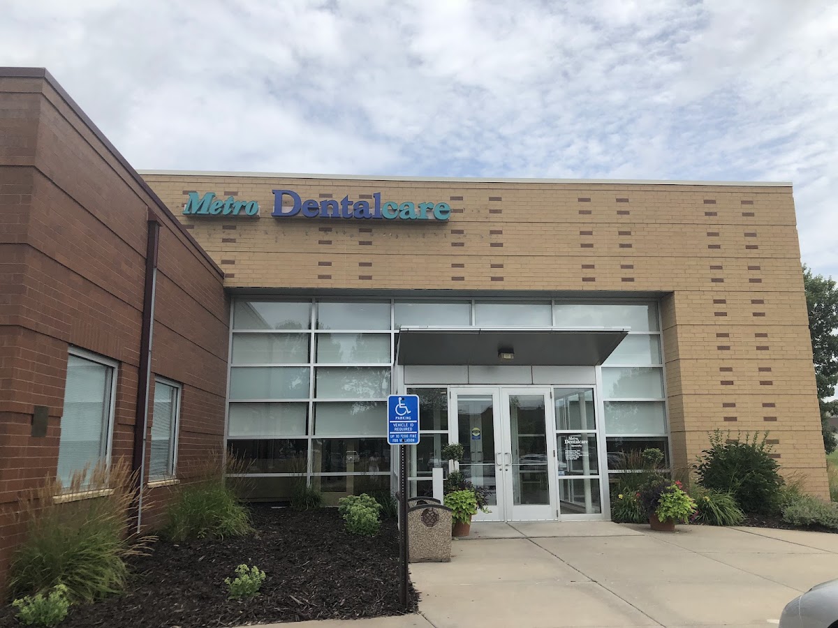 Metro Dentalcare Specialty Center Maple Grove - Oral Surgery photo 5