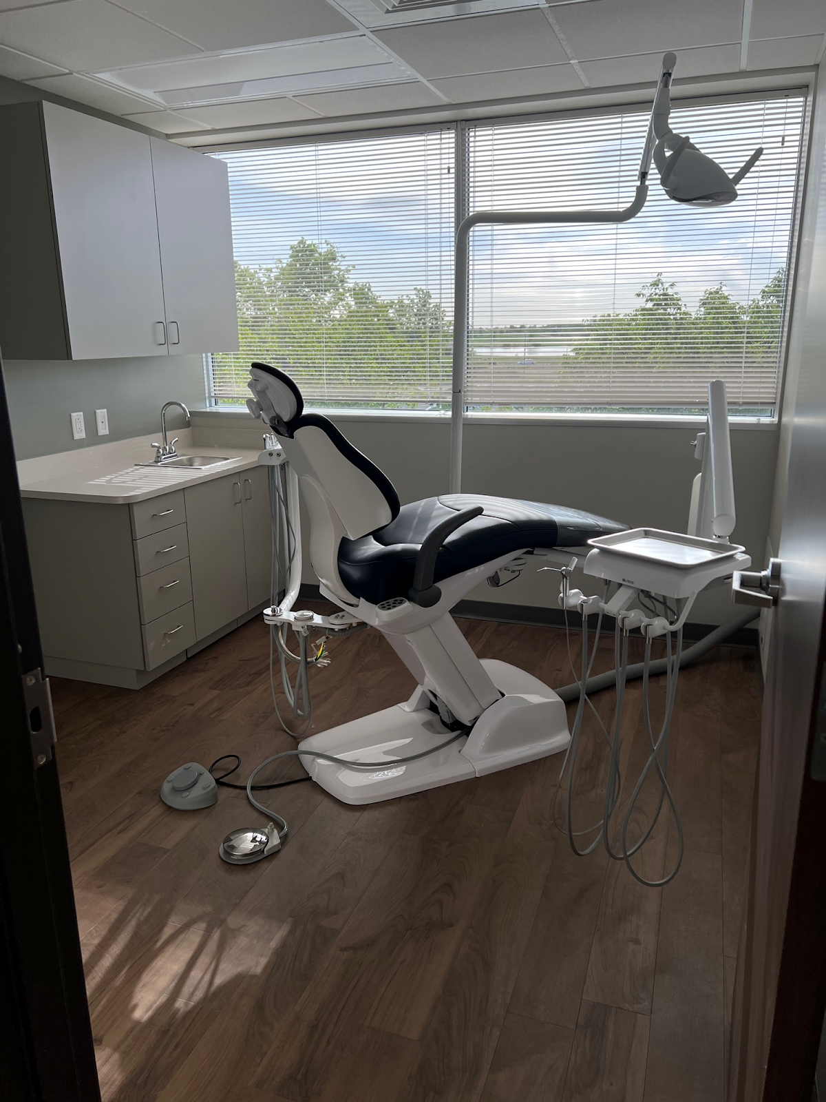 Britely Dentures + Implants Studio photo 4