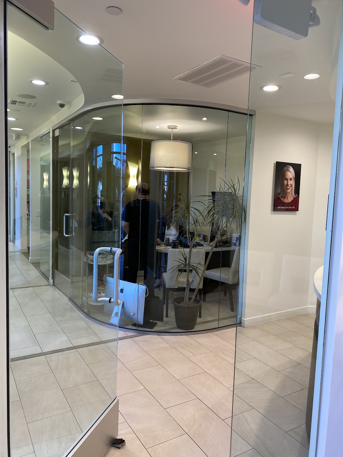 Encino Cosmetic & Dental Implants photo 6