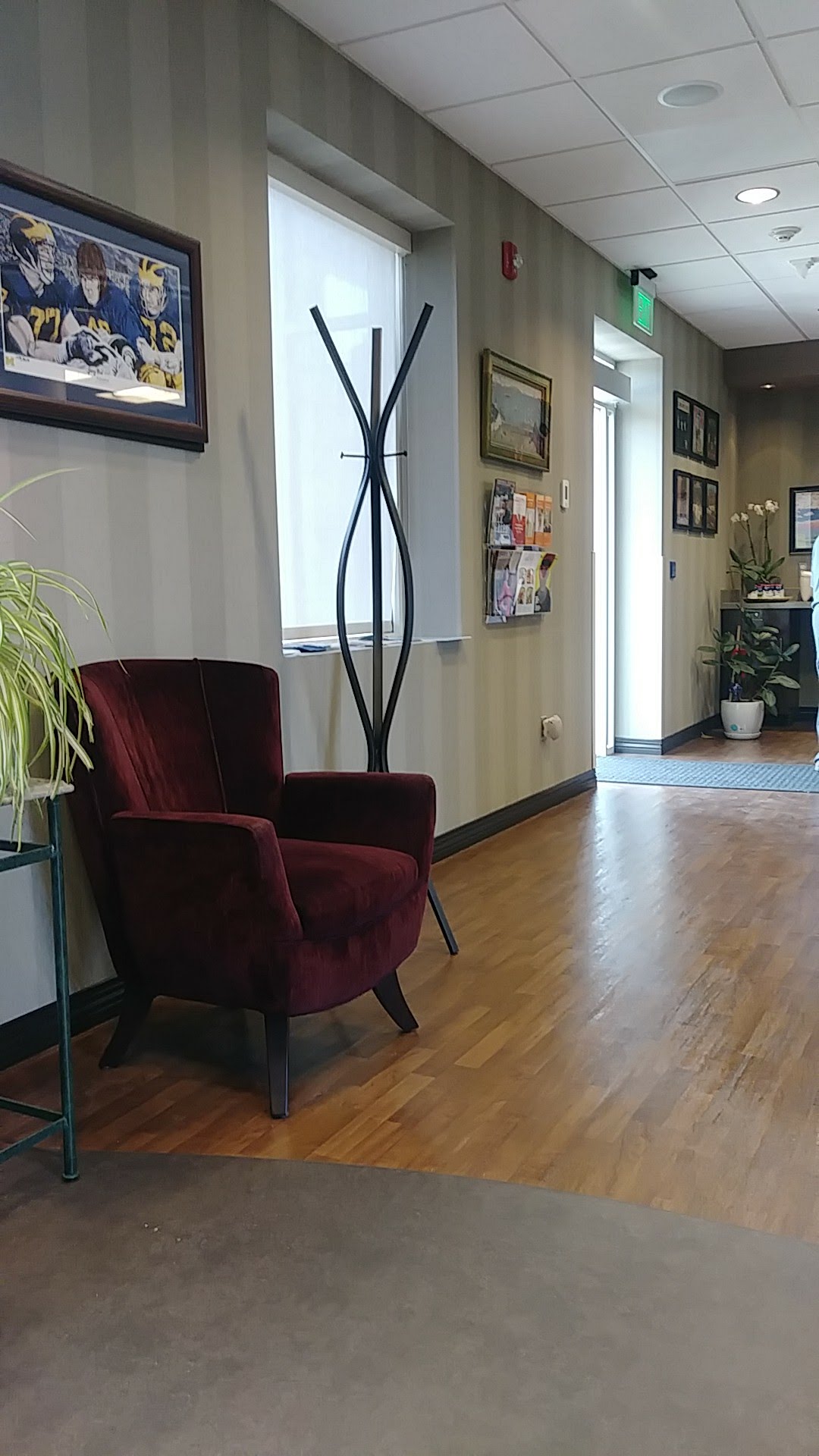 Lakewood Periodontics/ Clifford Thomas DDS photo 1