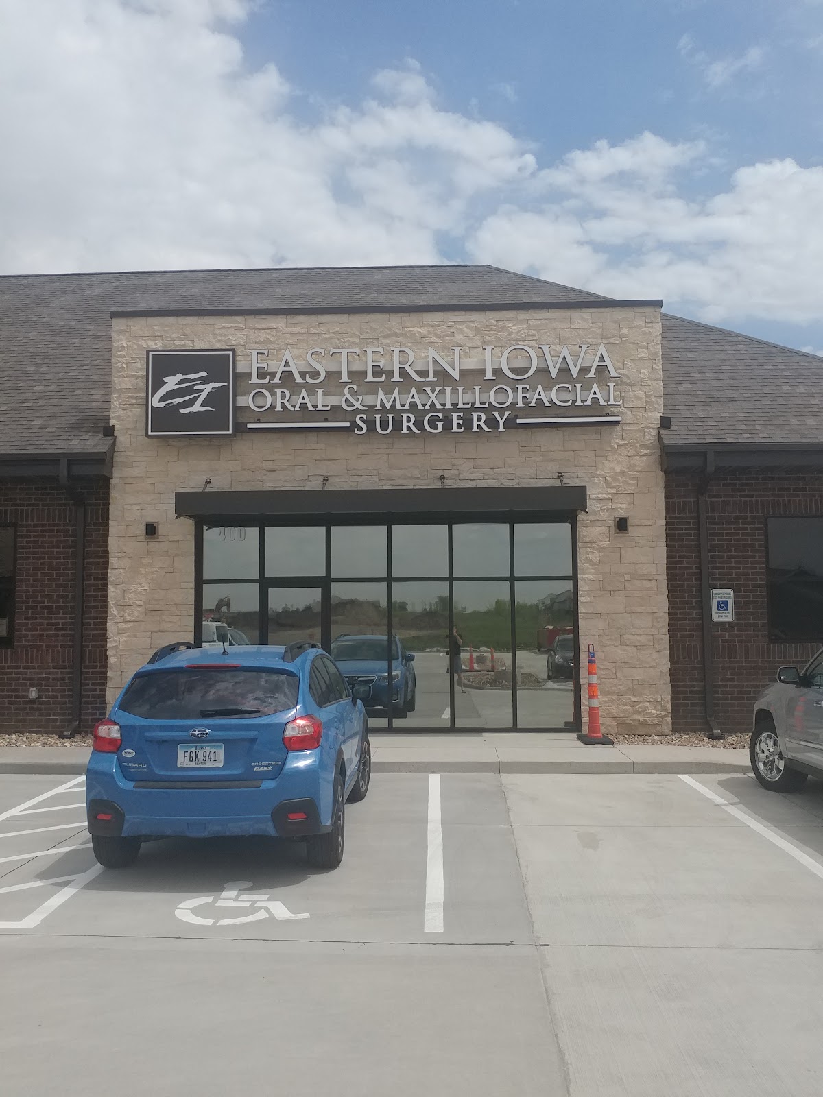 Eastern Iowa Oral Surgery & Dental Implant Center photo 3