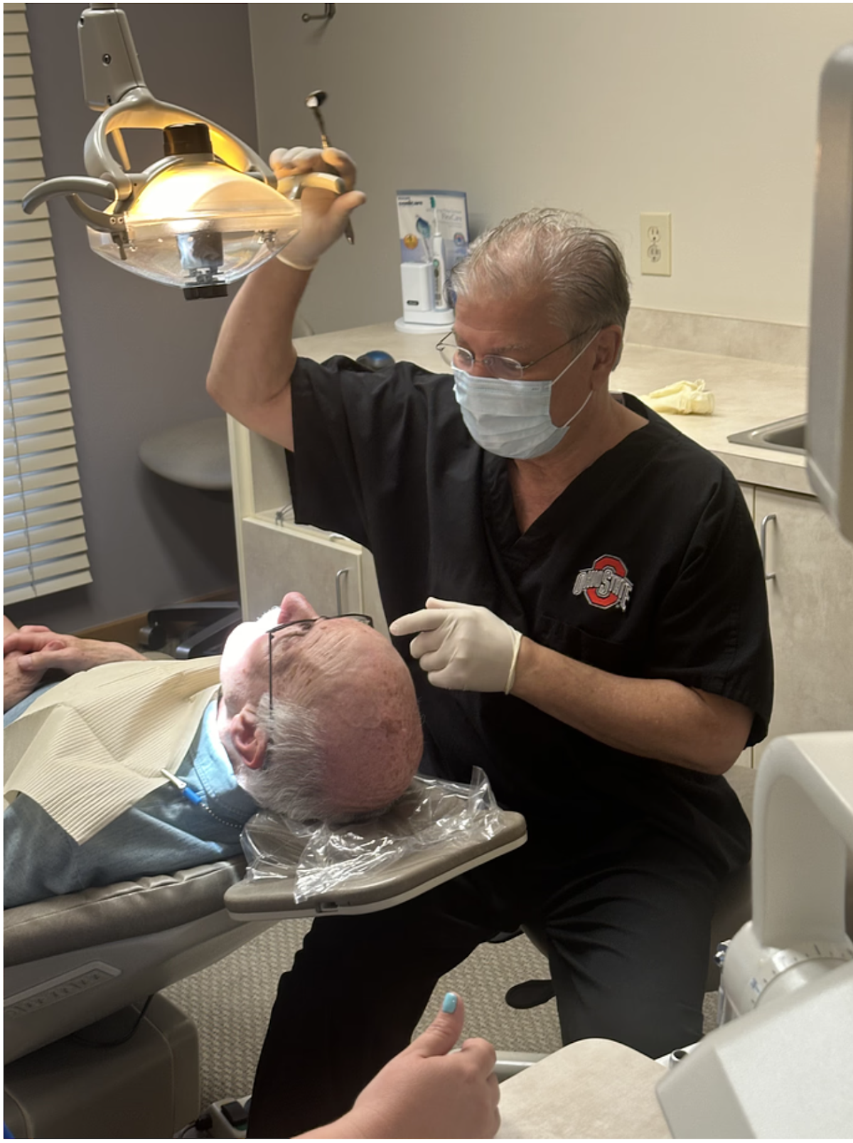 Dr. Fred Alger Periodontics & Dental Implants photo 4