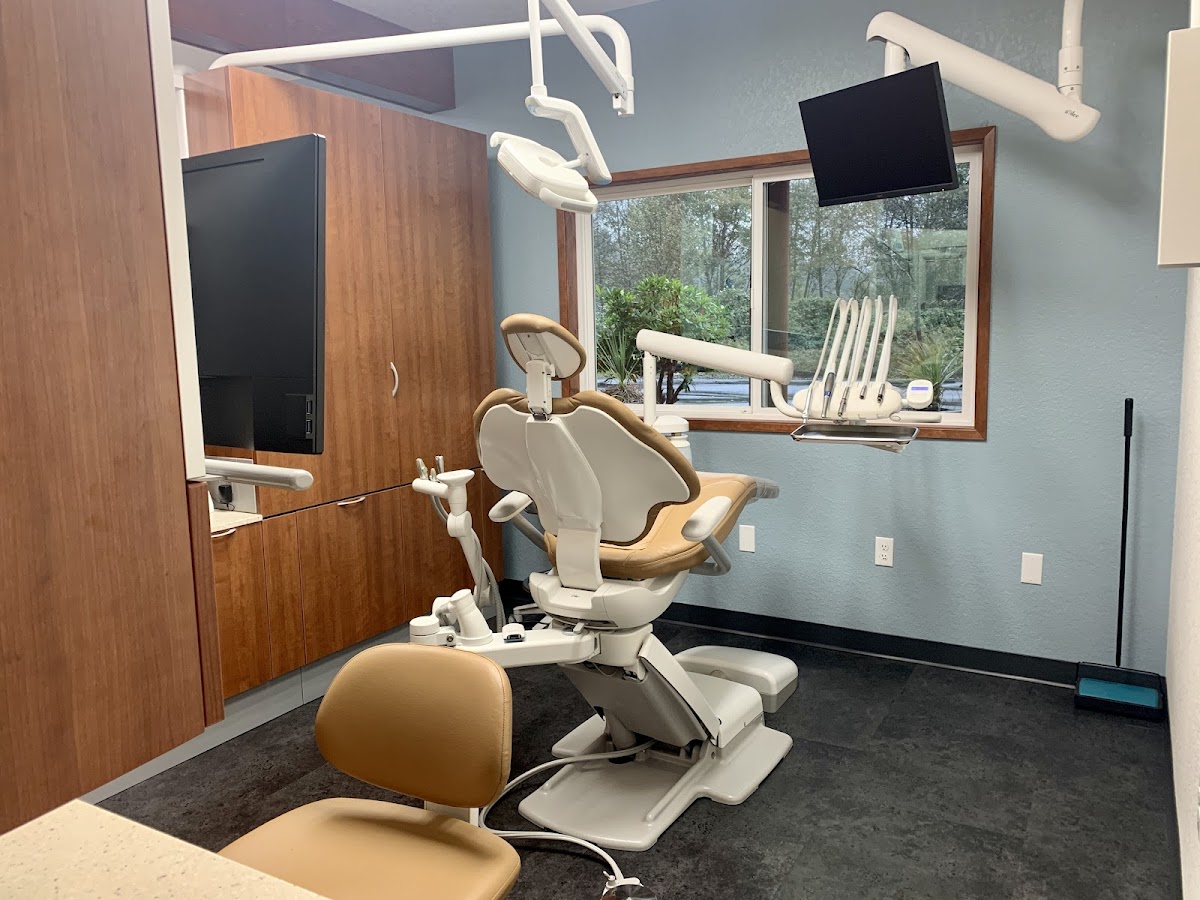 Design Dental and Implant Center photo 2