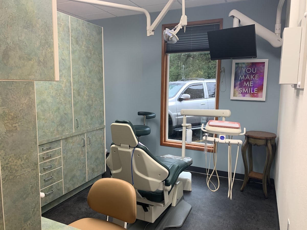 Design Dental and Implant Center photo 4