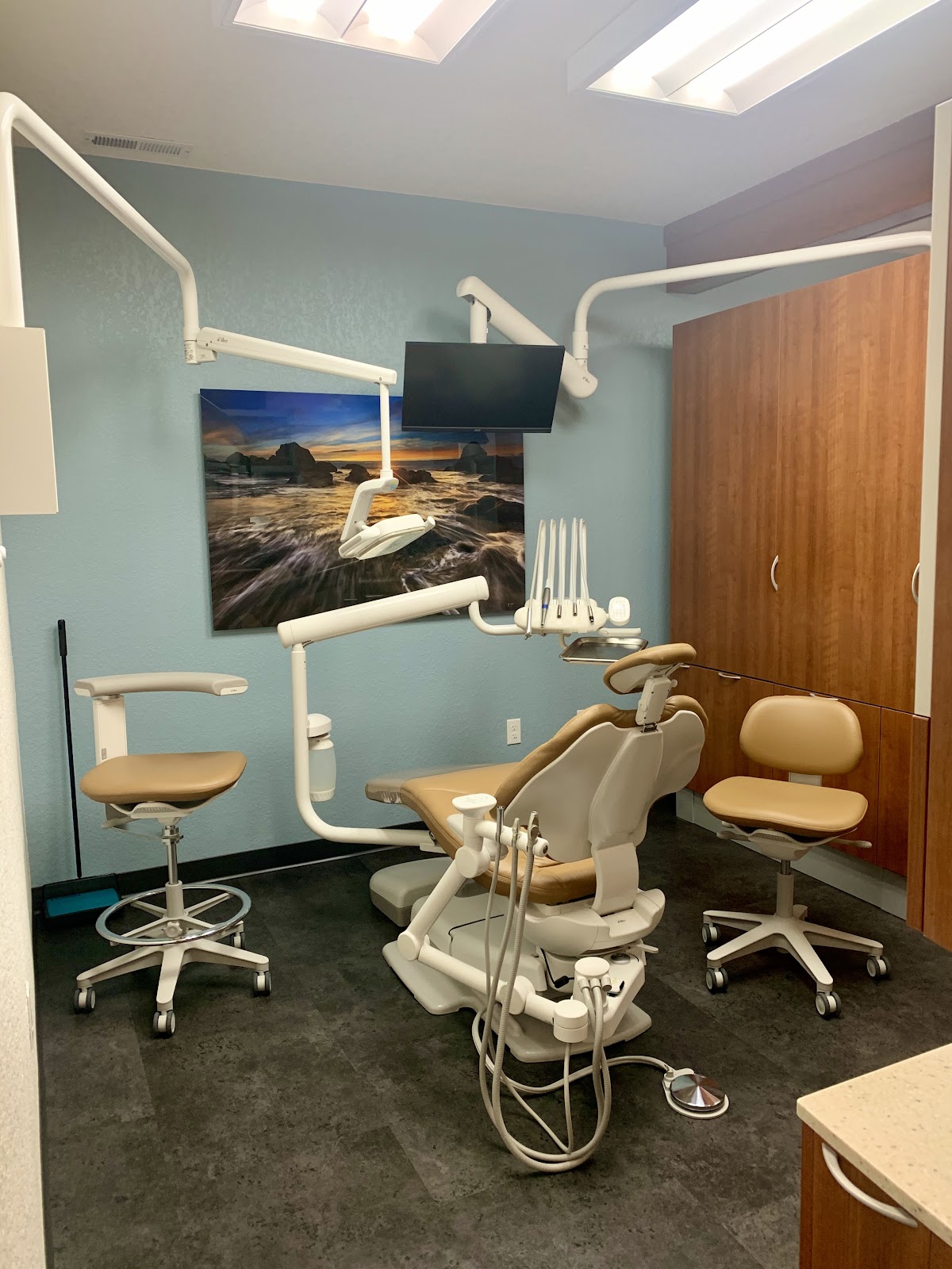 Design Dental and Implant Center photo 5