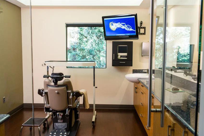 Ali Alijanian, Dds, Inc. Oral Surgery And Dental Implants photo 6