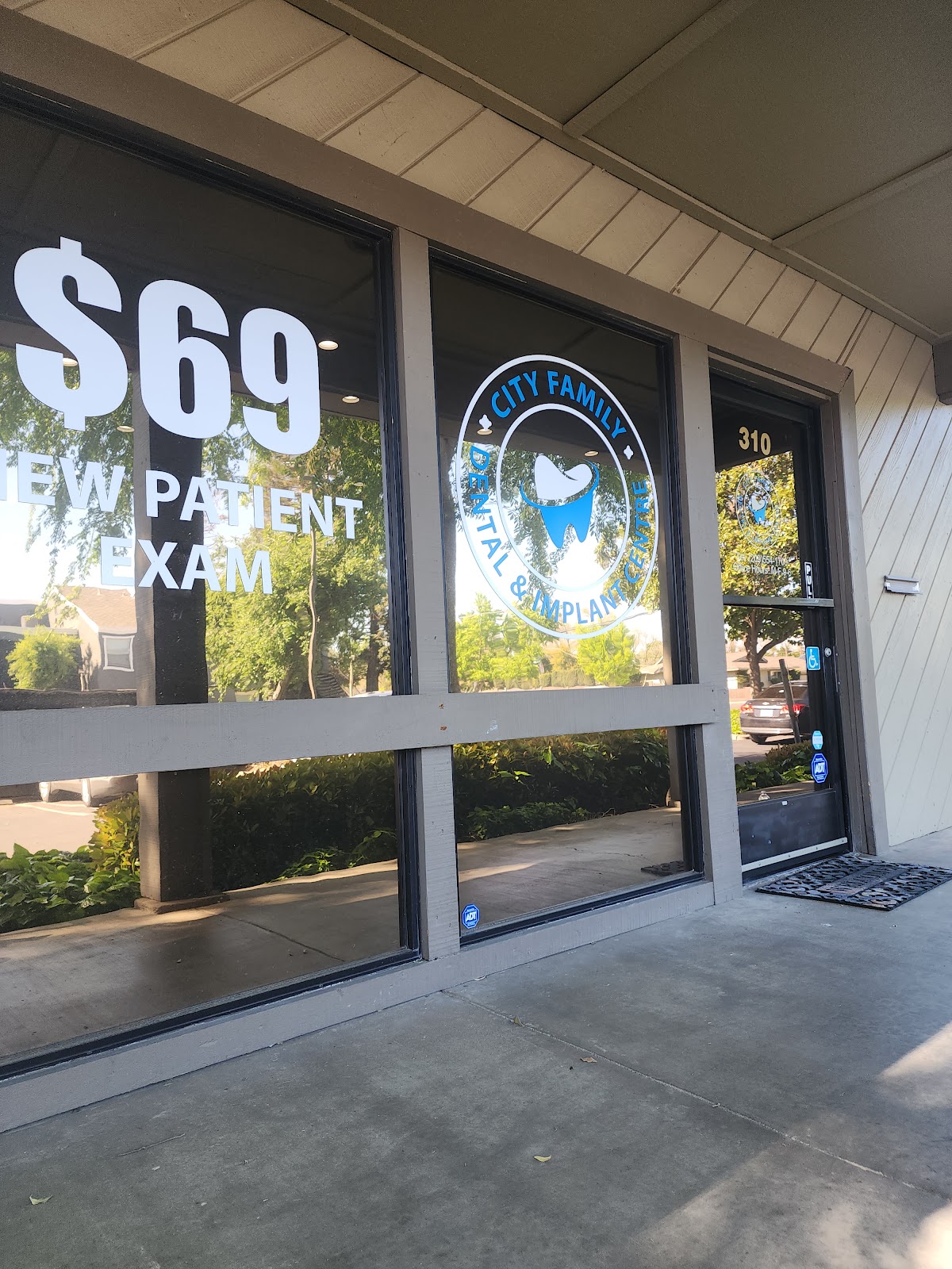 City Family Dental & Implant Centre photo 6